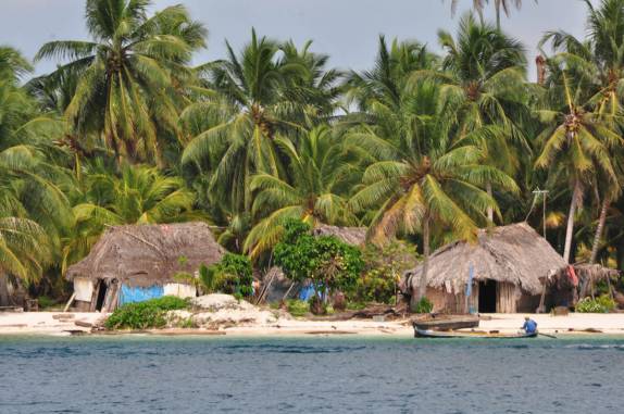 Moradias Kuna em San Blás, na costa do Panamá